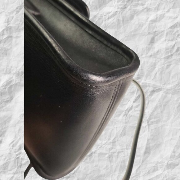 Vintage COACH Scooter Crossbody Bag in black - Picture 8 of 14